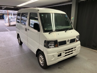 NISSAN CLIPPER VAN
