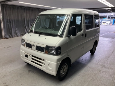 NISSAN CLIPPER VAN
