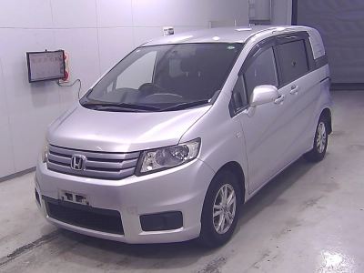 HONDA FREED SPIKE