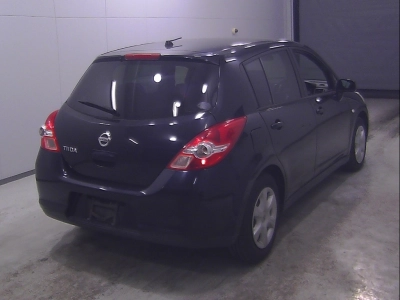 NISSAN TIIDA