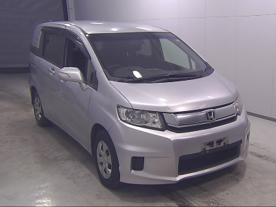HONDA FREED SPIKE