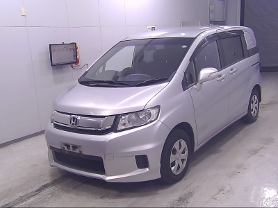 HONDA FREED SPIKE