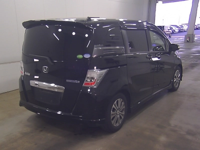 HONDA FREED SPIKE