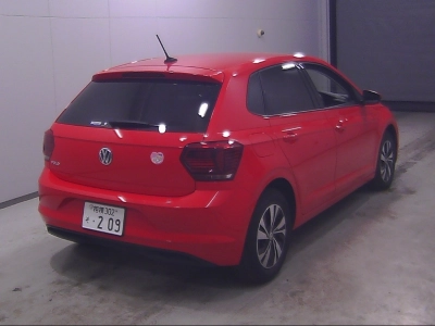 VOLKSWAGEN POLO