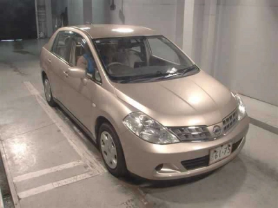 NISSAN TIIDA LATIO