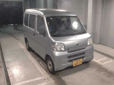 TOYOTA PIXIS VAN
