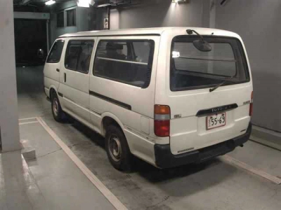 TOYOTA HIACE VAN
