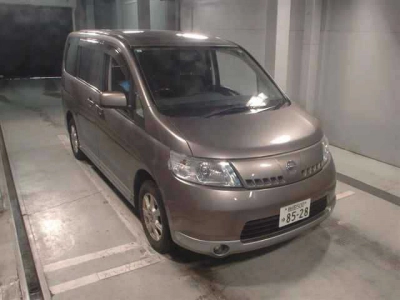 NISSAN SERENA