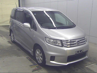 HONDA FREED SPIKE