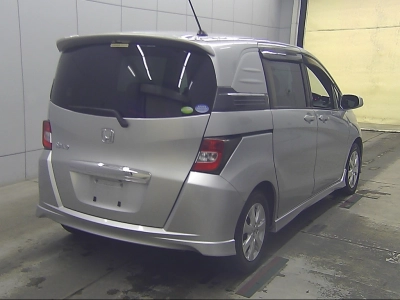 HONDA FREED SPIKE