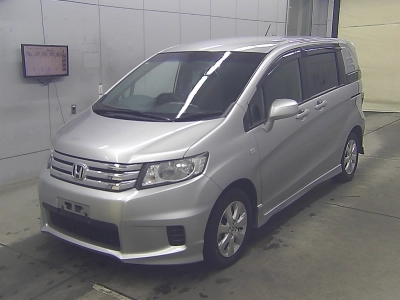 HONDA FREED SPIKE