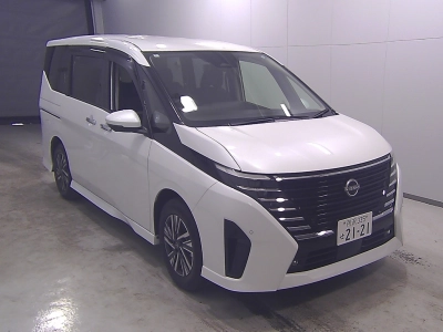 NISSAN SERENA