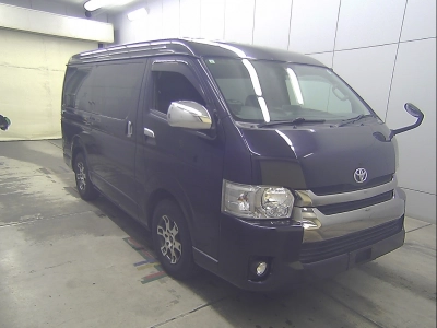 TOYOTA HIACE VAN