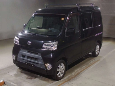 TOYOTA PIXIS VAN