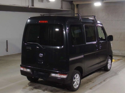 TOYOTA PIXIS VAN