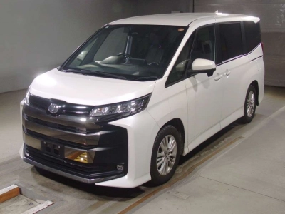 TOYOTA NOAH