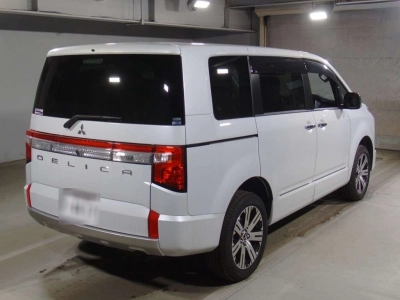 MITSUBISHI DELICA D:5