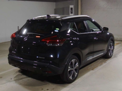 NISSAN KICKS