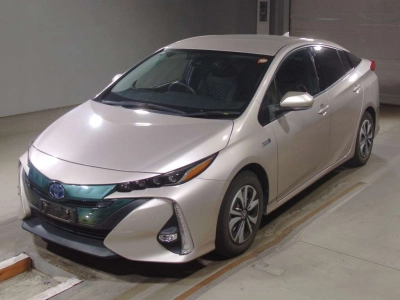 TOYOTA PRIUS PHV