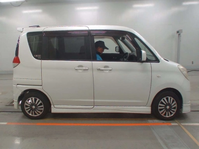 MITSUBISHI DELICA D:2