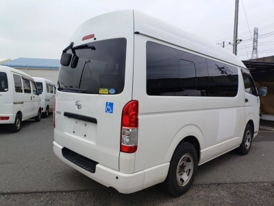 TOYOTA HIACE