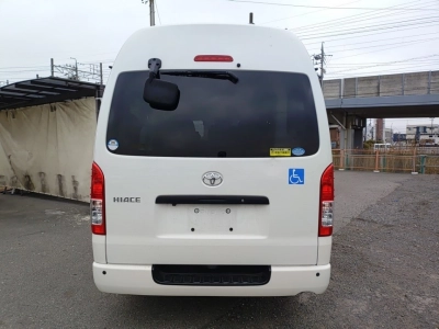 TOYOTA HIACE