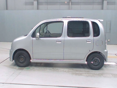 DAIHATSU MOVE LATTE