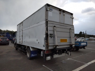 MITSUBISHI FUSO FIGHTER