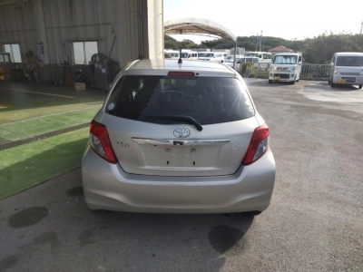 TOYOTA VITZ
