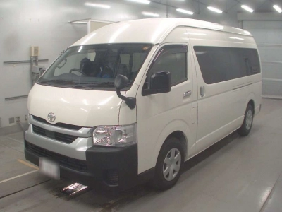 TOYOTA HIACE COMMUTER
