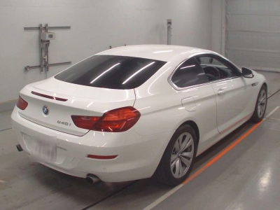 BMW 6 SERIES