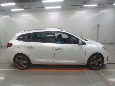 RENAULT MEGANE ESTATE