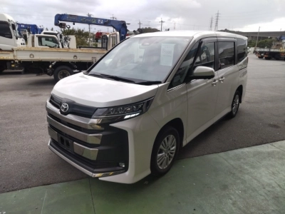 TOYOTA NOAH
