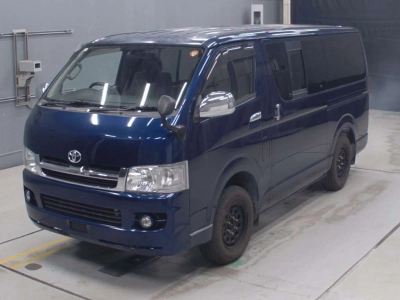 TOYOTA REGIUS VAN