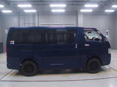 TOYOTA REGIUS VAN