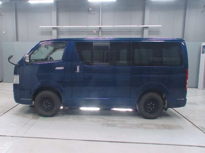 TOYOTA REGIUS VAN