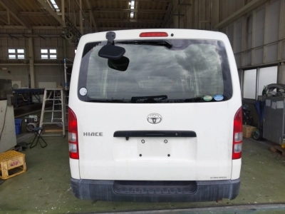 TOYOTA HIACE