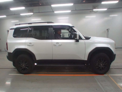 TOYOTA LAND CRUISER 250