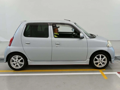 DAIHATSU ESSE