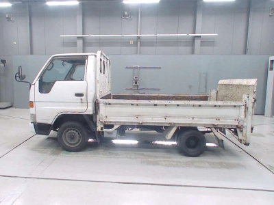 TOYOTA DYNA TRUCK