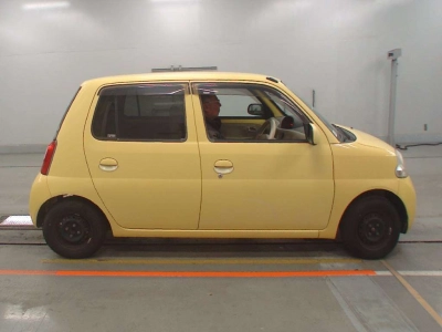 DAIHATSU ESSE