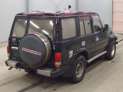 TOYOTA LAND CRUISER 70