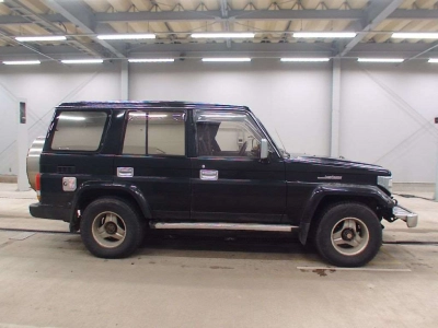 TOYOTA LAND CRUISER 70