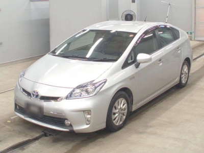 TOYOTA PRIUS PHV