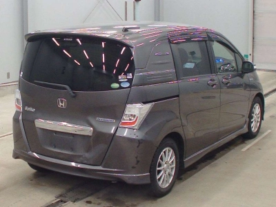 HONDA FREED SPIKE HYBRID