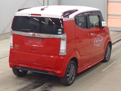 HONDA N-BOX SLASH