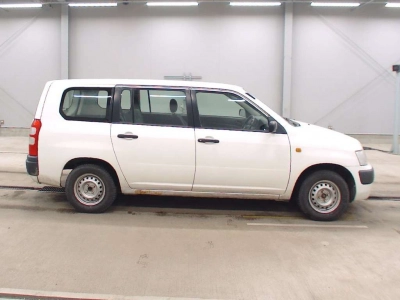 TOYOTA SUCCEED VAN