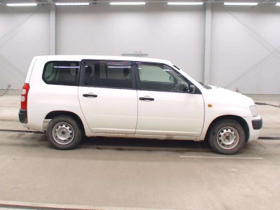 TOYOTA SUCCEED VAN