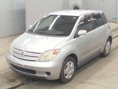 TOYOTA IST