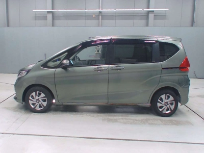 HONDA FREED HYBRID